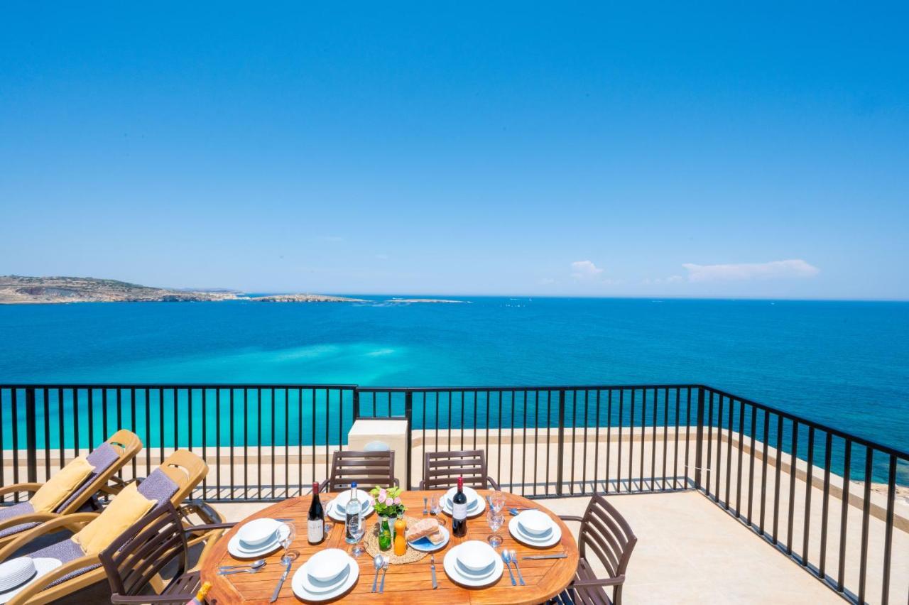 Islet Promenade Seafront Penthouse With Breathtaking Seaviews And Private Hot Tub On The Large Terrace By Getawaysmalta Διαμέρισμα Σεντ Πόλς Μπέι Εξωτερικό φωτογραφία
