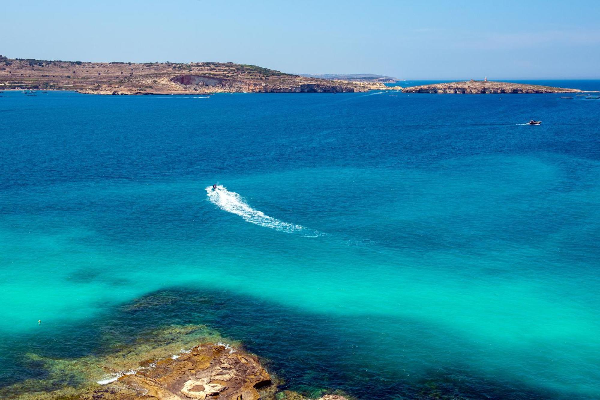 Islet Promenade Seafront Penthouse With Breathtaking Seaviews And Private Hot Tub On The Large Terrace By Getawaysmalta Διαμέρισμα Σεντ Πόλς Μπέι Εξωτερικό φωτογραφία