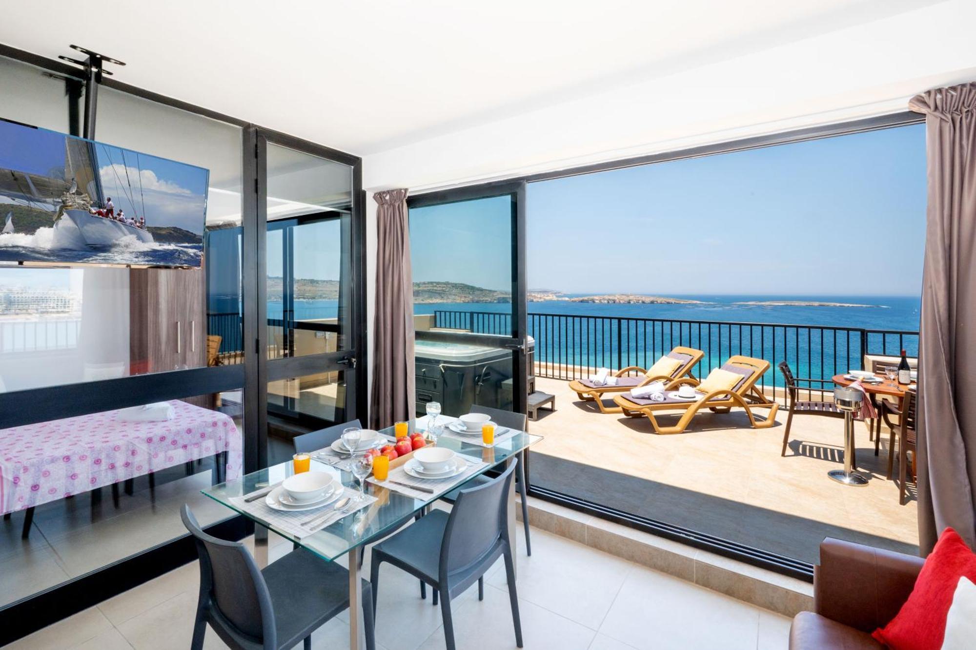 Islet Promenade Seafront Penthouse With Breathtaking Seaviews And Private Hot Tub On The Large Terrace By Getawaysmalta Διαμέρισμα Σεντ Πόλς Μπέι Εξωτερικό φωτογραφία