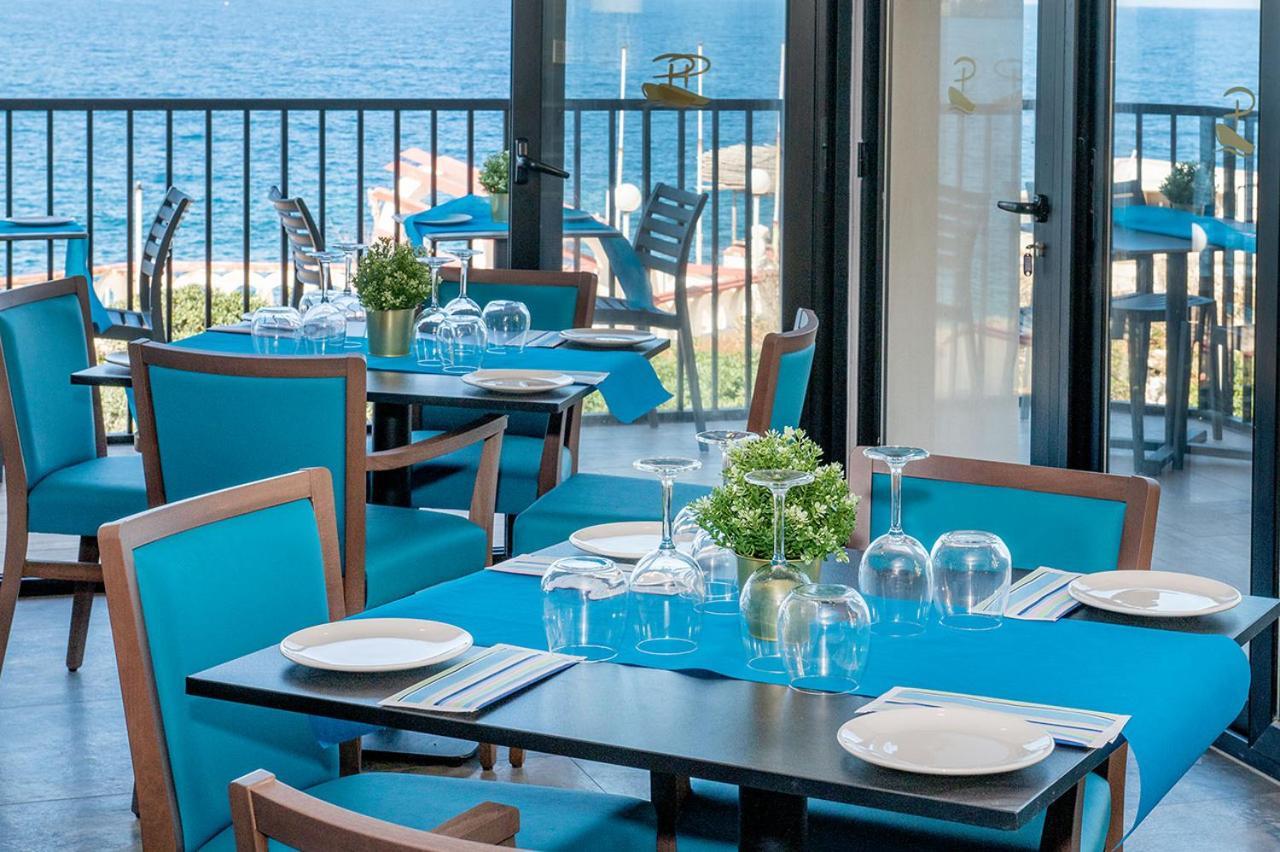 Islet Promenade Seafront Penthouse With Breathtaking Seaviews And Private Hot Tub On The Large Terrace By Getawaysmalta Διαμέρισμα Σεντ Πόλς Μπέι Εξωτερικό φωτογραφία